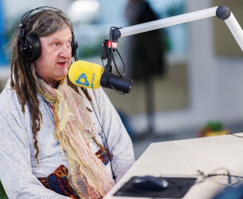 https://www.radiocapris.si/data/albums/static_photo0-436575_radio_capris_foto_jaka_ivancic.jpg?date=