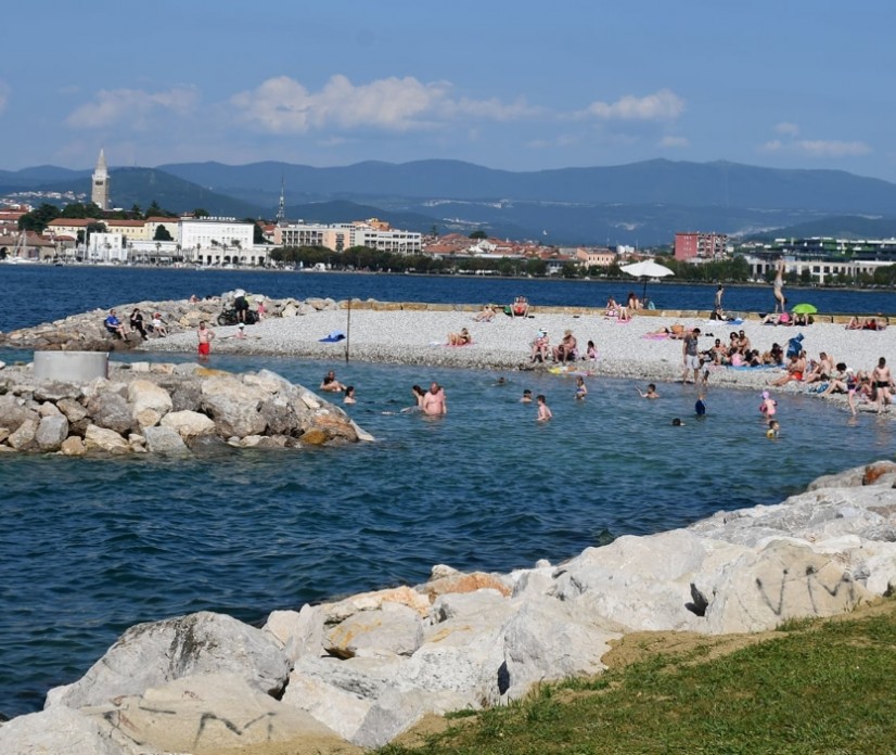 Koprski župan Ale&scaron; Bržan odgovarja na očitke obiskovalcev nove koprske plaže