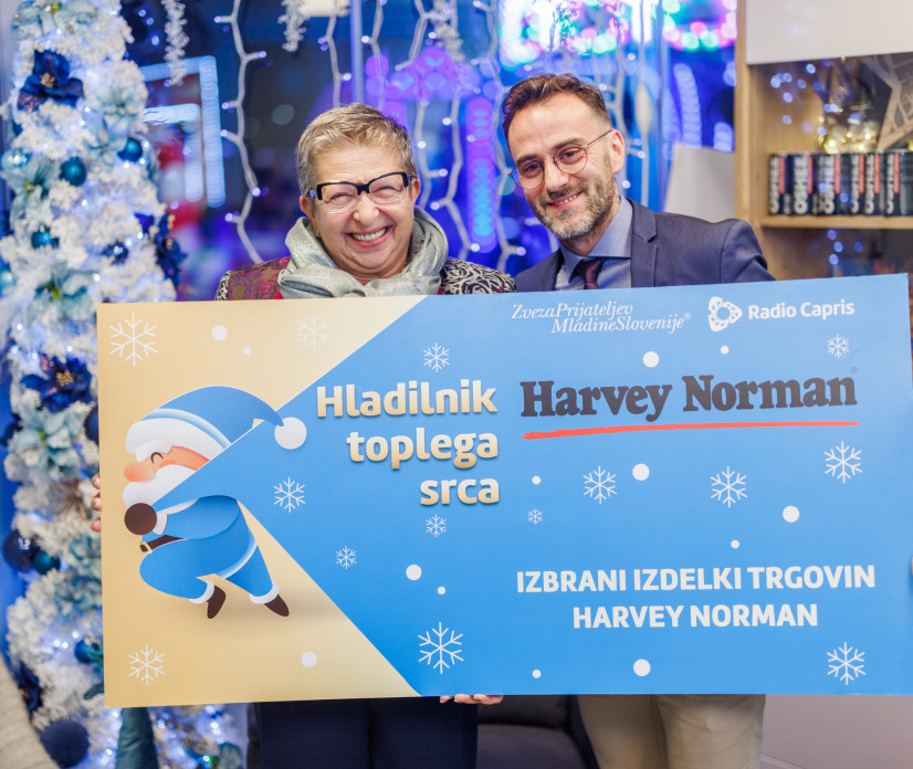 Harvey Norman pohi&scaron;tvo iz na&scaron;ega čarobnega studia poklanja družini v stiski!