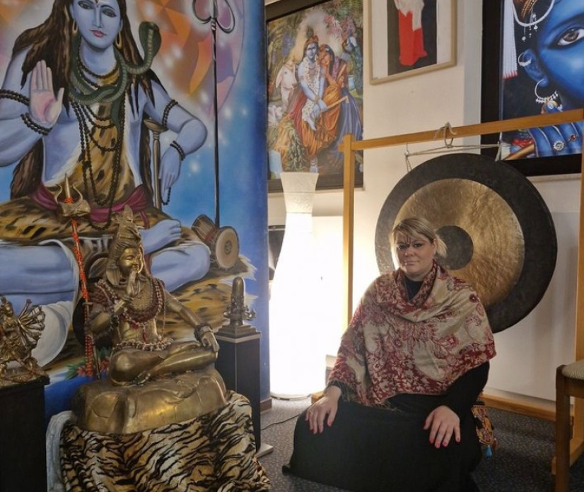 Privo&scaron;čite si meditacijo z gongom in z obiskom prispevajte k akciji Hladilnik toplega srca