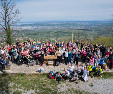 FOTO: Sončen začetek sezone El Panino na Pomjanu navdu&scaron;il pohodnike