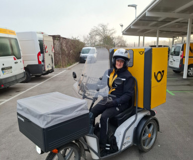 Posebne ženske - posebni poklici: po&scaron;tarka Barbara Haramija