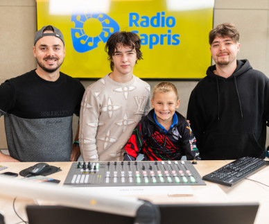Sedemletni Matija Vlačič na Caprisu doživel presenečenje: v studio je pri&scaron;el Mark Kastelic