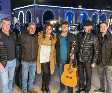 Klapa Capris v spomin na Enza Hrovatina v na&scaron;em studiu odpela "Ti zna&scaron;"
