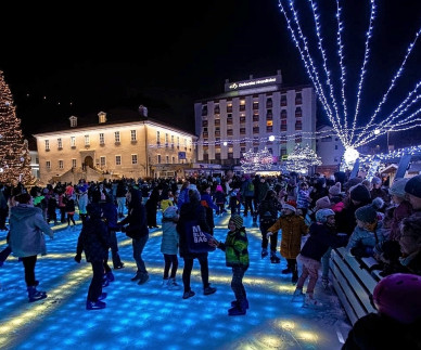 V Postojno prvič prihaja največja dobrodelna akcija Hladilnik toplega srca!