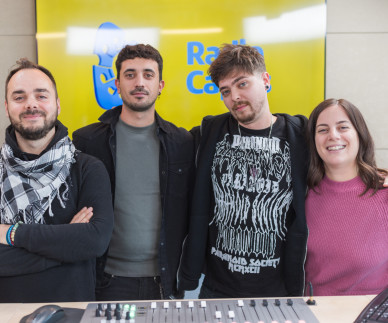 Caprisov božični koncert 2025: Weird Destination v Caprisovem studiu