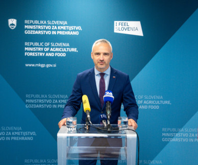 Janez Cigler Kralj prevzel posle na Ministrstvu za kmetijstvo 