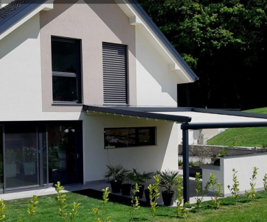 Bioklimatska pergola ali nadstre&scaron;ek?