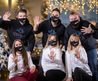 Odprli smo Hladilnik toplega srca - polep&scaron;ajmo praznike družinam v stiski