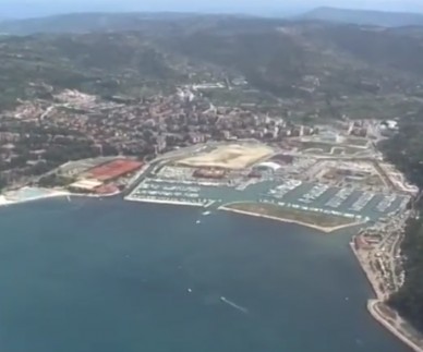 VIDEO: Kak&scaron;na sta bila pred 30 leti Portorož in Piran iz zraka?