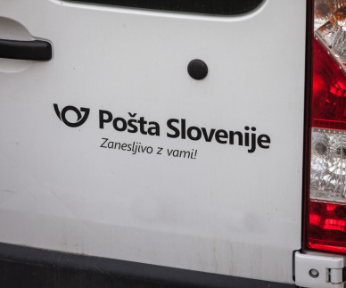 Po&scaron;iljanje po&scaron;iljk za volilne upravičence v tujino: Po&scaron;ta Slovenije je storila vse, da bi zagotovila dostavo po&scaron;iljk v čim kraj&scaron;em času