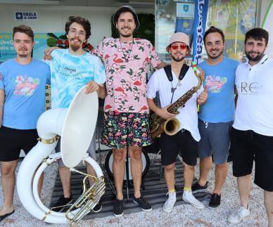 Pantaloons zabavali poslu&scaron;alce pred plažnim studiem