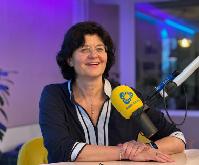 Dr. Leja Dolenc Gro&scaron;elj: Parasomnija - v spanju vozijo avto, skačejo čez balkon, slikajo, jejo, imajo spolne odnose ...