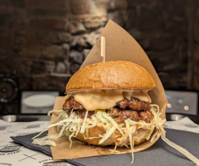 Smash burger in Radio Capris nagrajujeta naj kolektive